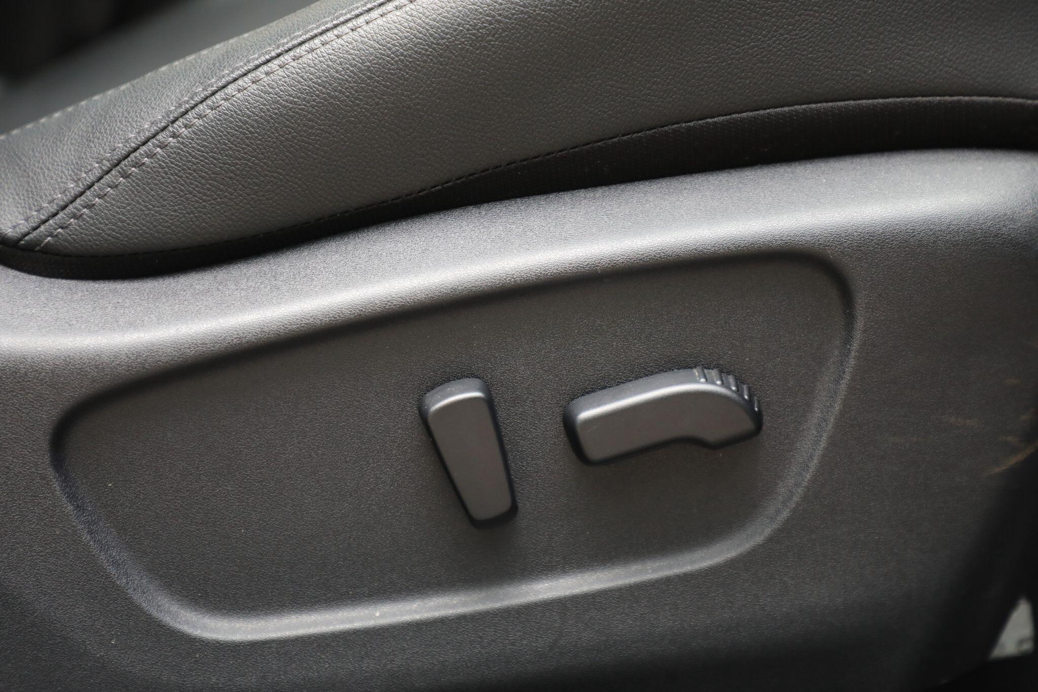 Large vehicle image